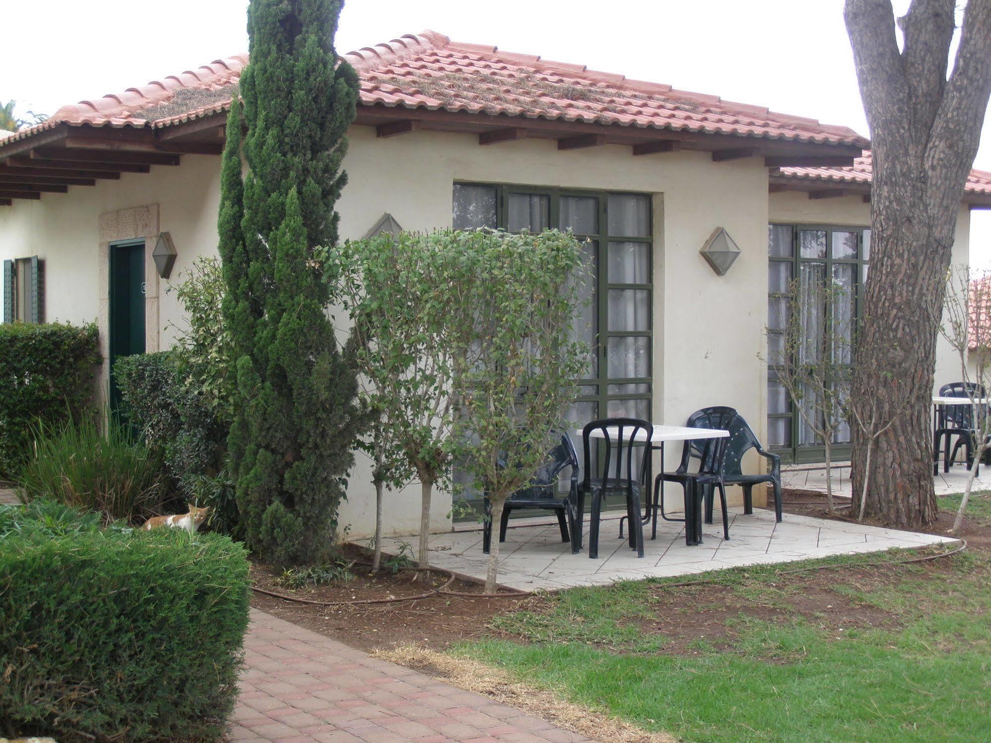 Shoresh Green Hills Family Suites Hotel Exterior foto
